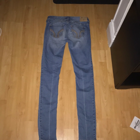 Too small - Picture 2 of 4